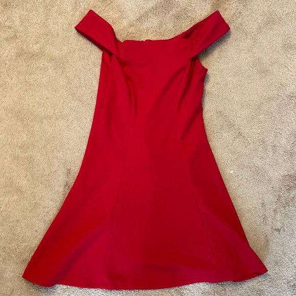 Red dress - Picture 2 of 4